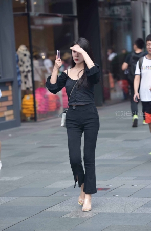 搭讪街拍黑衣黑裤性感御姐