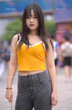 蜜桃女孩