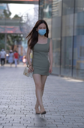 连体包臀裙妹子