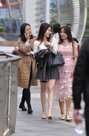 高跟美腿百褶裙