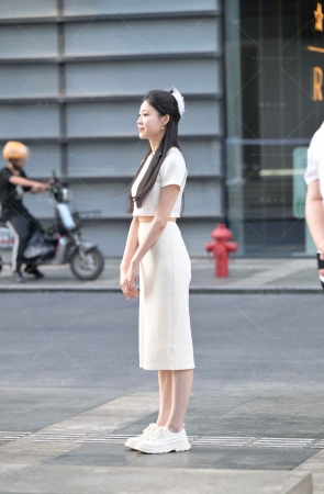 甜美活泼小可爱