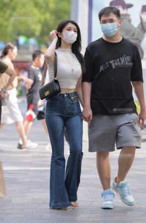 牛仔裤美女