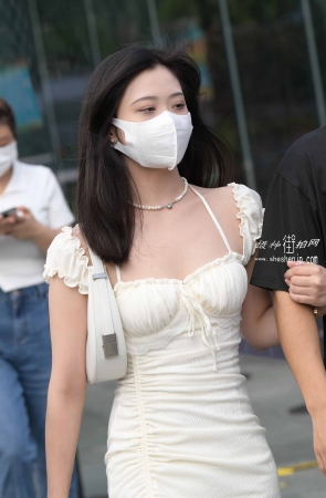 22826-2+66白皙美腿女友 16P