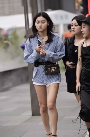 街拍长腿凉高美女