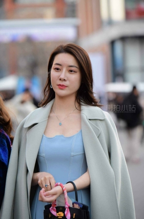 气质御姐高跟街拍美女