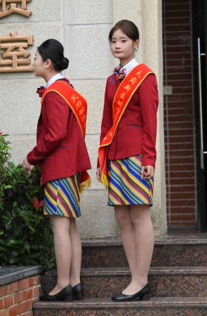 SH25-42-61√天府航空-门前俩闺蜜 9P