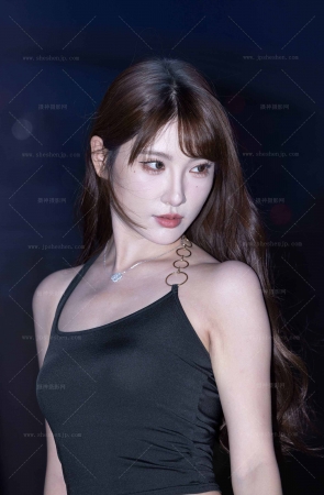 LB552-93P成都车展 -极致夜拍生机之塔下小袁宝的美腿玉足