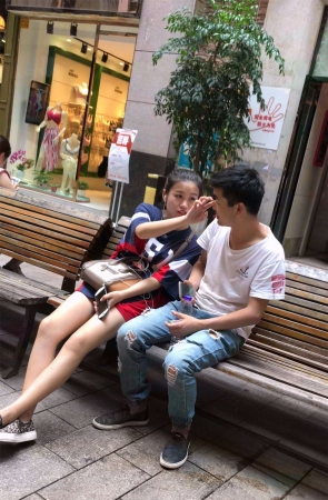 豹纹鞋极品长腿气质小美女