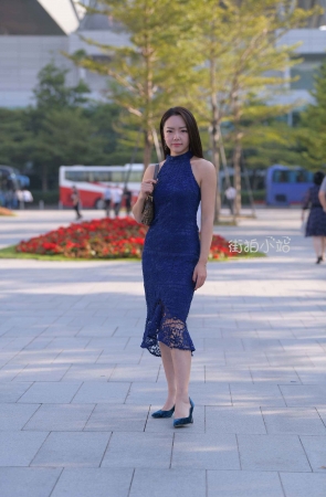 搭讪街拍蓝色长裙美姐