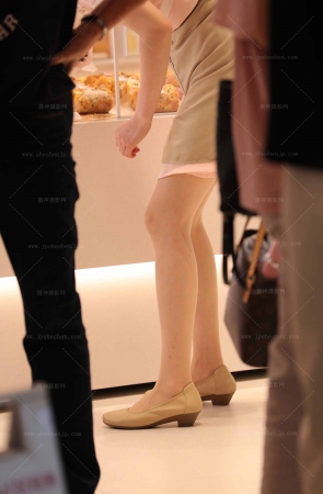 好利来店员形象身材超薄肉丝太赞了