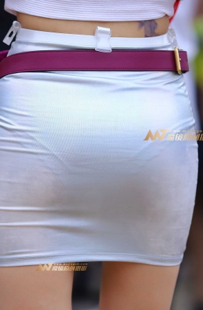 舞动的银色短裙