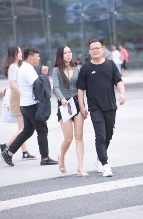 白白嫩嫩的大腿