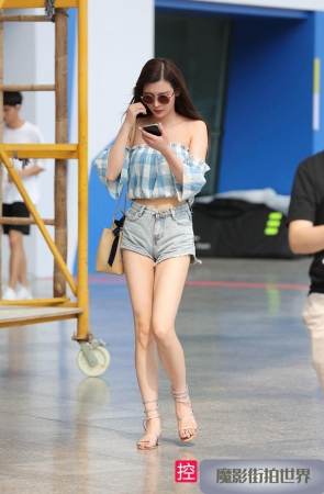 极品白皙大长腿小姐姐3A371[332M]