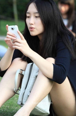 街拍俊俏娇嫩美姑娘