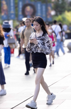 230630-9=25 好想喝她的洗澡水啊 7P