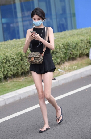 22828-16+68美腿小姐姐 15P