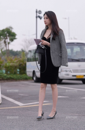 有点高冷的小姐姐