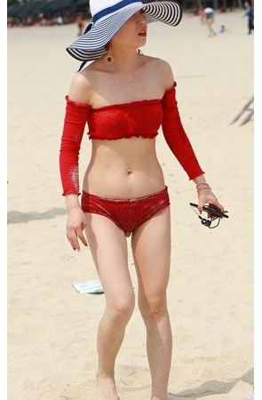 红色泳装美眉(33P)