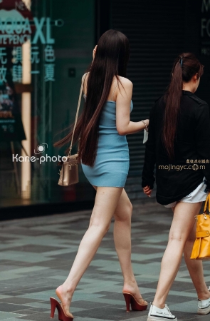 高挑妩媚的女人