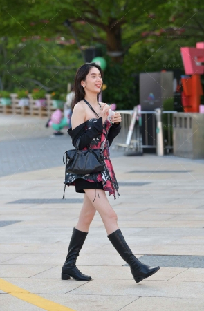 笑起来超甜的小姐姐