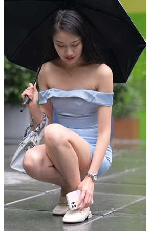 蓝色短裙美女【套图+视频】