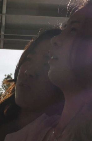 等车的美女