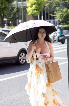 LB185-38P 上海时装周-偶遇超级大奶少妇