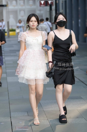 22814-6+69白皙美腿女孩 13P