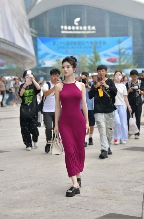 长裙大露背裙气质美女