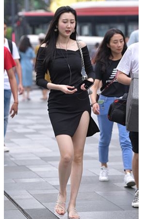 漂亮的黑裙美女(26P)