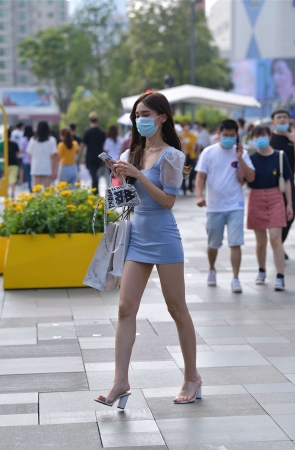 视觉冲击街拍作品 - 一波美腿小姐姐，真心赞