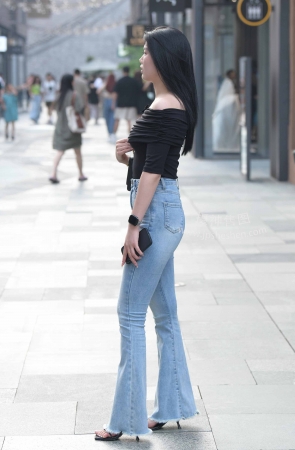 23617-10=148搭讪美美哒清秀紧牛姐姐【套图➕视频】 17P