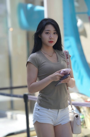  邻家甜美可爱女孩 [206P-2.26GB]