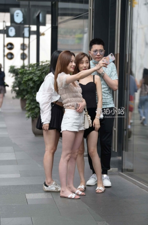 美腿白热裤