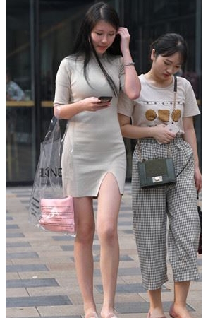 漂亮的白裙美女(18P)