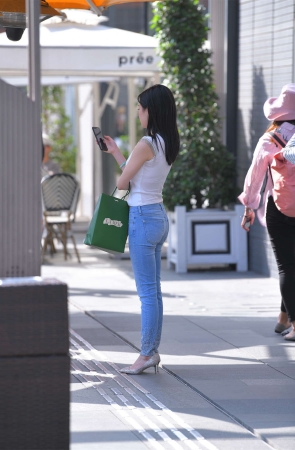 最简单牛仔裤搭配