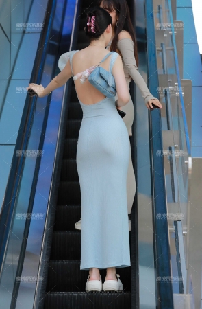 包臀裙高挑美女