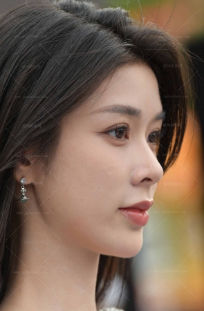 24415-10=219√白皙美腿小仙女【套图➕视频】 22P