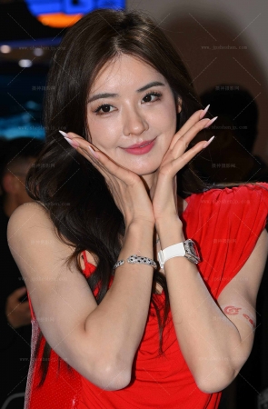 26328-33-88√五月儿vs小露娜-美足 11P