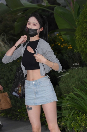 2195-10+64搭讪美腿热裤小姐姐 5P