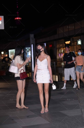 白短裙性感美女