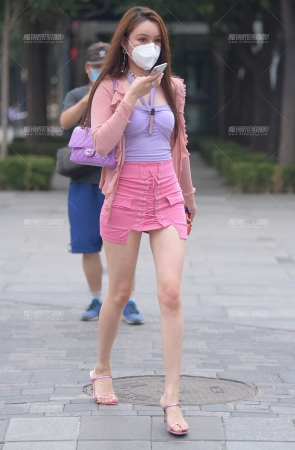 极品性感短裙美女