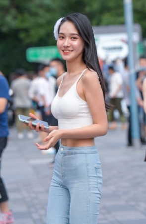 邻家小妹 清新活泼