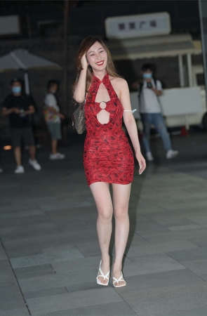 魅力亮眼的红裙