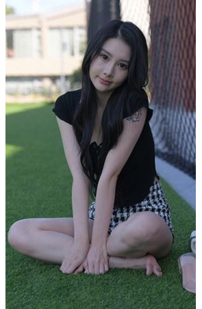 不想迟到的女孩【套图+视频】