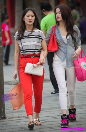 李欢原创--------白裤，美女（15P）