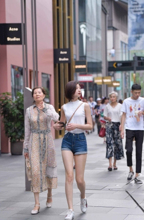 性感的小蛮腰，无袖衫美女