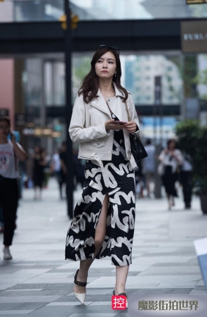 喜欢这种时尚的小姐姐3A605[226M]