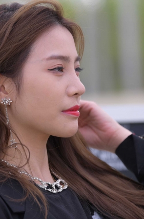 颜值真高的美腿高跟小仙女~