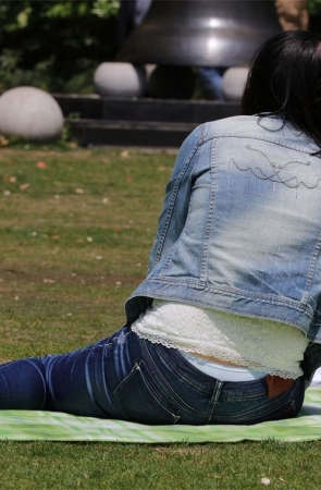 No1068 简直不敢相信，文静的美足少妇，最后睡成了四仰八叉 第2套